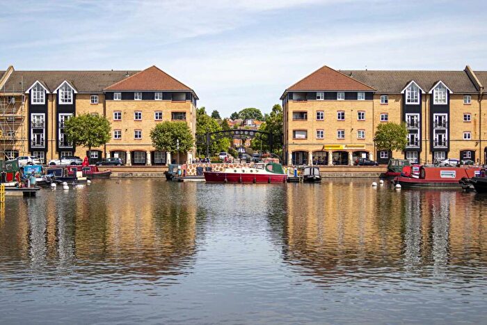 2 Bedroom Apartment To Rent In Dickinson Quay, Hemel Hempstead, Hertfordshire, HP3
