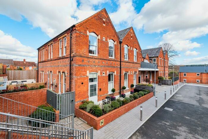 2 Bedroom Flat To Rent In Tennyson House, Laureate Gardens, Henley-On-Thames, RG9