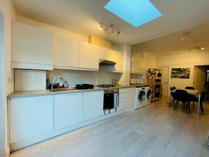 5 Bedroom Terraced House To Rent In Longmead Road, London, SW17