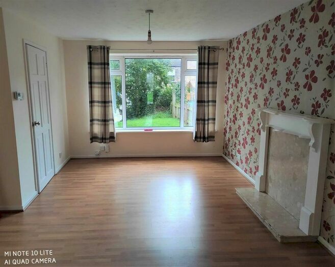 3 Bedroom Terraced House To Rent In Chestnut Grove, Calverley, Pudsey, LS28