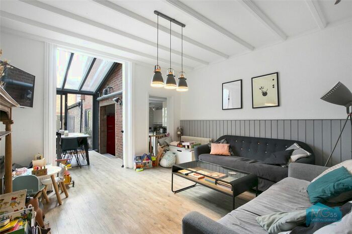 3 Bedroom Flat To Rent In Fortis Green, London, N2