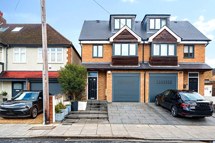 4 Bedroom Semi-Detached House To Rent In Elmfield Avenue, Teddington, TW11