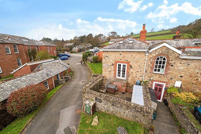 3 Bedroom Property For Sale In The Mews, Moorhaven, PL21