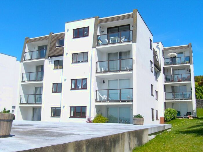 3 Bedroom Flat To Rent In Grafton Road, Torquay, TQ1