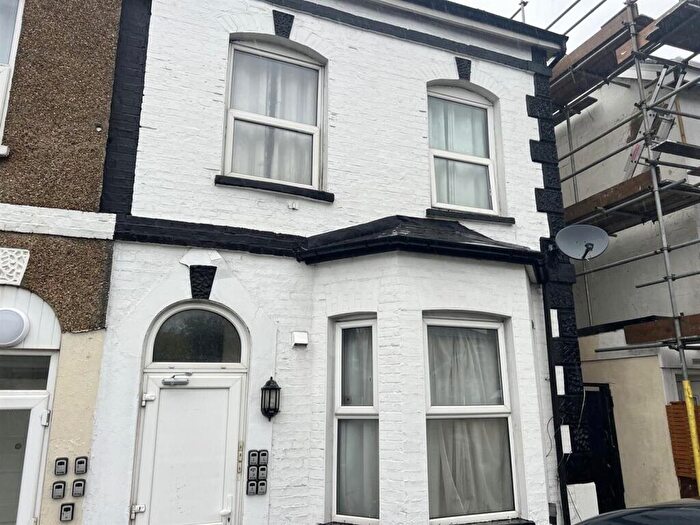 Studio To Rent In Beulah Road, Thornton Heath, CR7