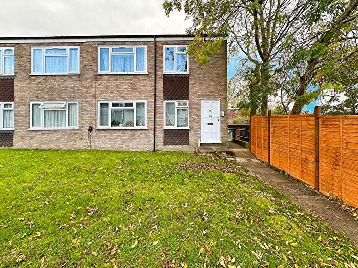 2 Bedroom Flat For Sale In Luther Close, Edgware, HA8