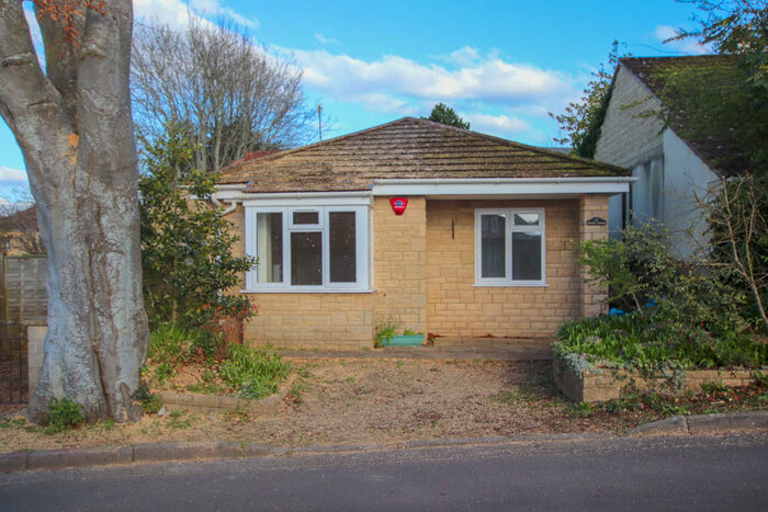 2 Bedroom Detached Bungalow To Rent In Bloomfield Grove, BA2