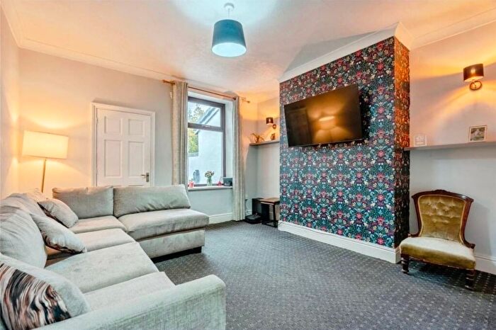 Terraced House To Rent In Brunshaw Road, Burnley, BB10