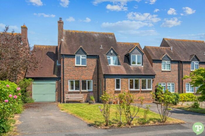 4 Bedroom Detached House For Sale In Silvermead, Worminghall, HP18