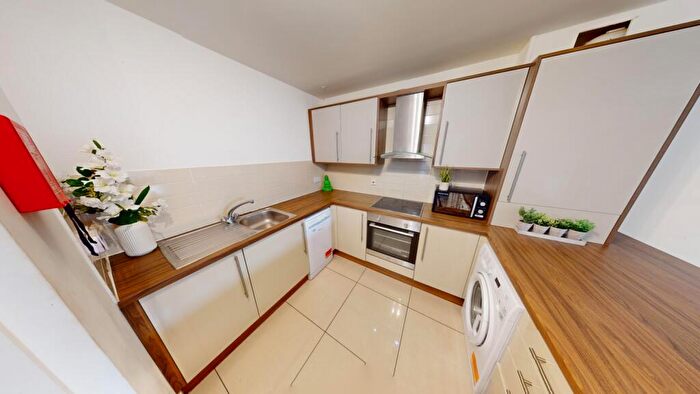 5 Bedroom Apartment To Rent In Apartment Kilbourn Street, Nottingham, NG3