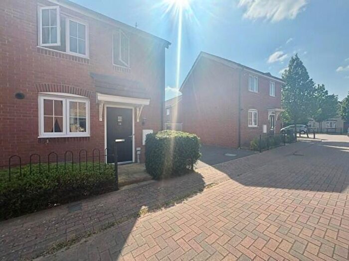 2 Bedroom House To Rent In The Sidings, SN1