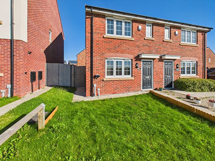 3 Bedroom Semi-Detached House For Sale In Goldcrest Avenue, Farington Moss, Lancashire, PR26