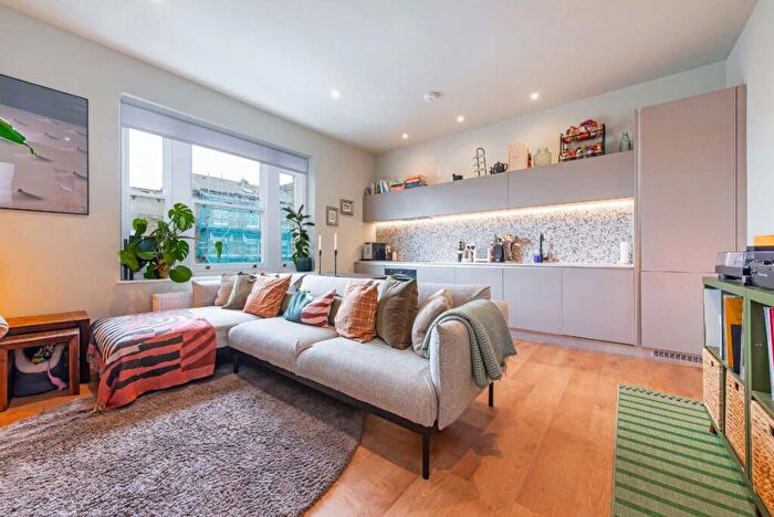 1 Bedroom Flat To Rent In Kynaston Avenue, Kynaston Avenue, N16
