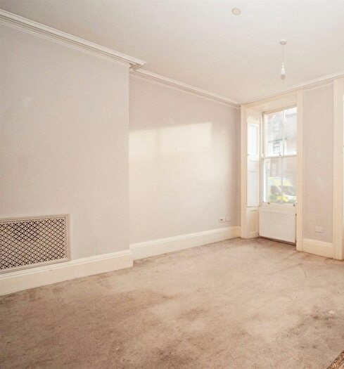 1 Bedroom Flat For Sale In Salisbury Mews, High Street, Fordington, Dorchester, DT1