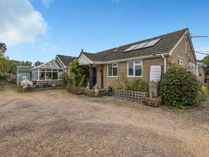 4 Bedroom Detached Bungalow For Sale In Sutton Mandeville, Salisbury, Wiltshire, SP3