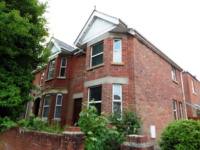 2 Bedroom Flat To Rent In Portland House, Grosvenor Road, SO17