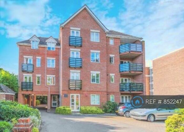 2 Bedroom Flat To Rent In Jasmine Court, Southampton, SO17