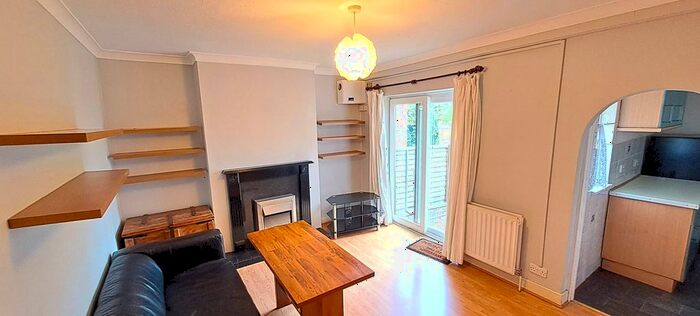2 Bedroom Flat To Rent In Stanley Avenue, Greenford, UB6