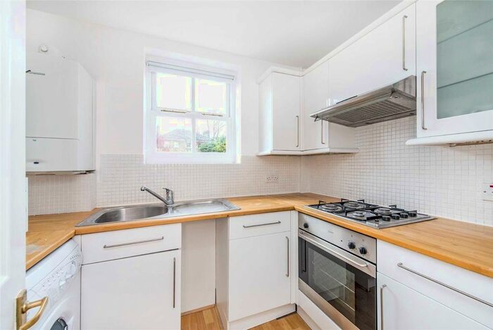 1 Bedroom Flat To Rent In Waldo Close, Elms Road, London, SW4