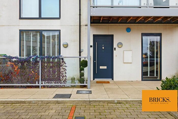 1 Bedroom Apartment For Sale In Denmark Lodge, St Clements Avenue, Harold Wood, RM3