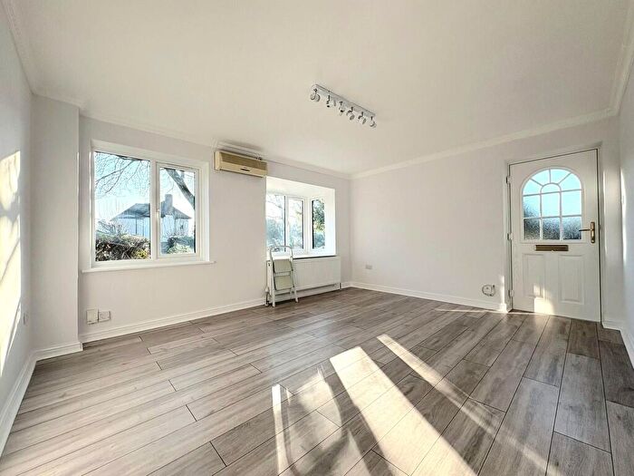 2 Bedroom End Of Terrace House For Sale In The Avenue, Harrow, HA3