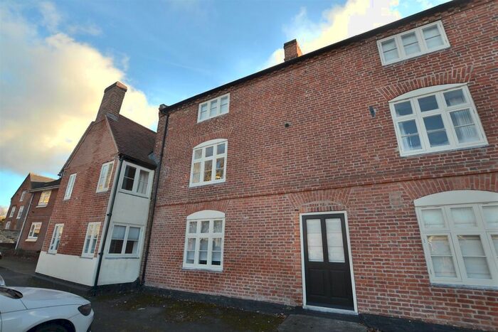 2 Bedroom Flat To Rent In 'the George' Market Place, Belton, Leicestershire LE12