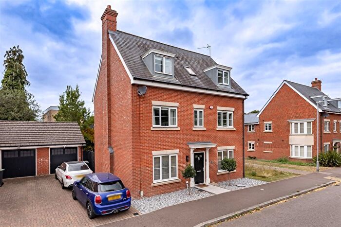 6 Bedroom Detached House For Sale In Kings Wood Park, Epping, CM16