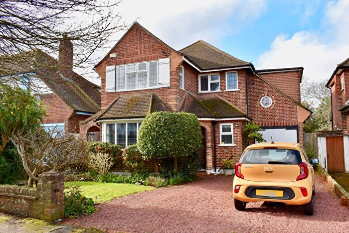 4 Bedroom Detached House For Sale In Broadhurst, Ashtead, KT21