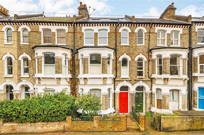 2 Bedroom Flat For Sale In Vardens Road, Battersea, SW11