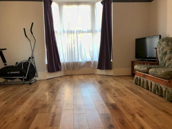 1 Bedroom Flat To Rent In North Road, Saltash, PL12