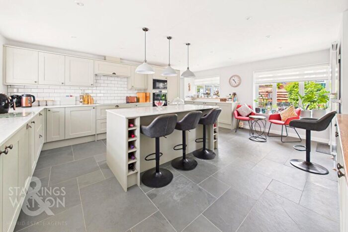 4 Bedroom Detached Bungalow For Sale In Redenhall, Harleston, IP20