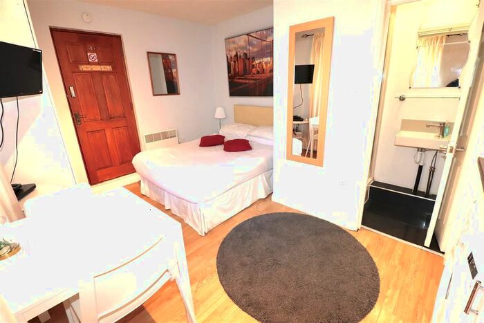 Studio To Rent In Beechcroft Avenue, London, NW11