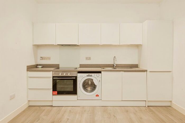 1 Bedroom Flat For Sale In London Road, Southborough, Tunbridge Wells, TN4