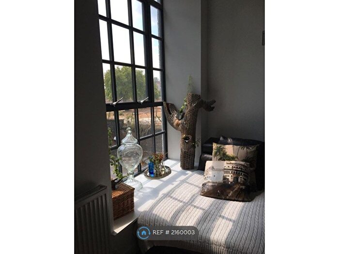 2 Bedroom Flat To Rent In Drew House, Greenwich, SE8