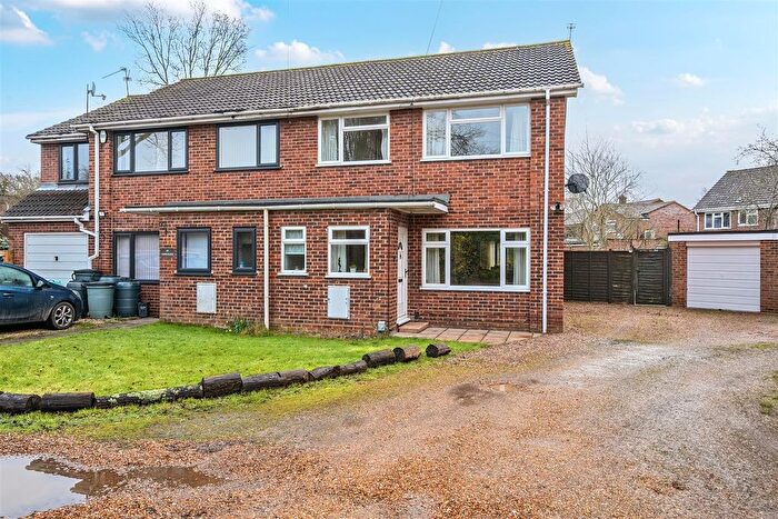 3 Bedroom Semi Detached House For Sale In Lambourne Gardens, Earley, Berkshire, RG6