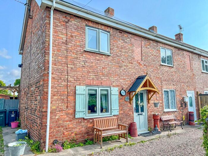 2 Bedroom End Of Terrace House For Sale In Warren Side, North Somercotes, Louth, LN11