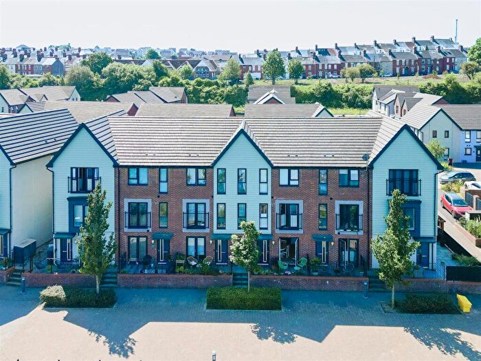 3 Bedroom Terraced House For Sale In Rhodfa Cambo, Barry, CF62