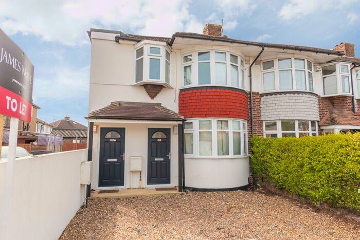 2 Bedroom Flat To Rent In Rydens Grove, Hersham, KT12