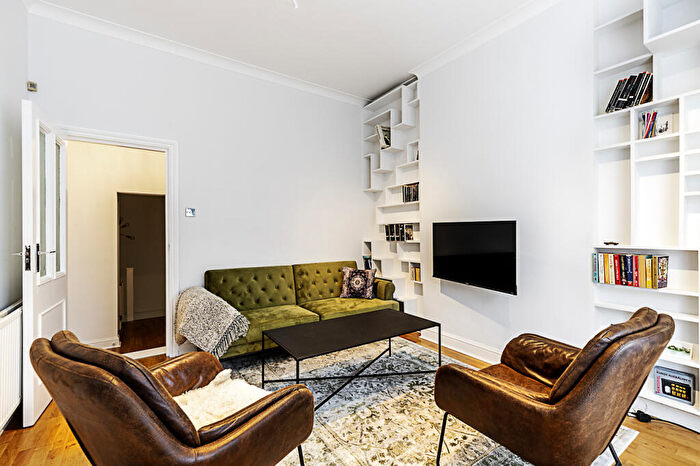 2 Bedroom Flat To Rent In Priory Road, London, NW6