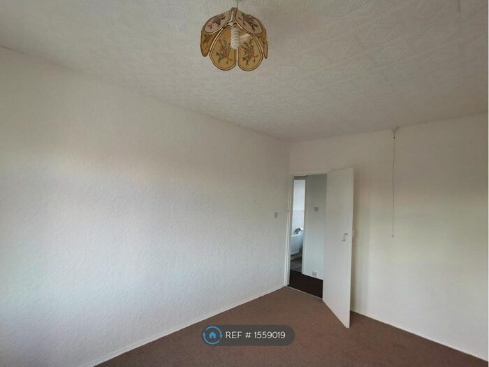 3 Bedroom Terraced House To Rent In Holden Lea, Westhoughton, Bolton, BL5