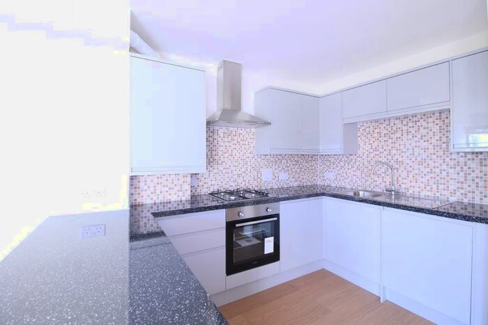 2 Bedroom Flat To Rent In New Wanstead, E11