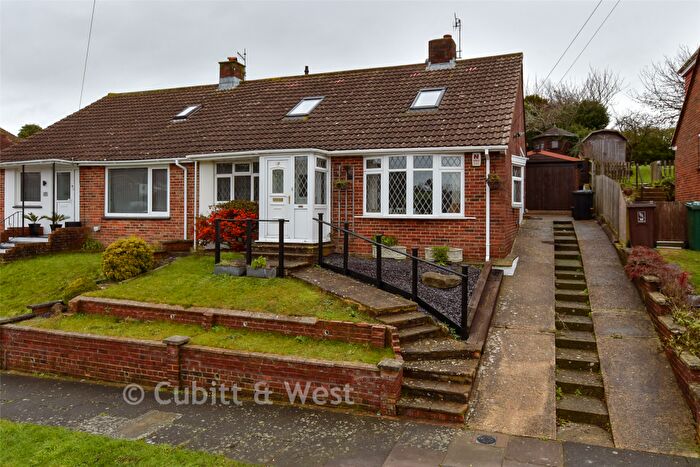 3 Bedroom Chalet For Sale In Falmer Gardens, Woodingdean, Brighton, East Sussex, BN2