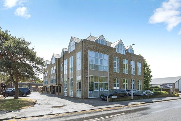 2 Bedroom Flat For Sale In St. Marys Road, Swanley, Kent, BR8