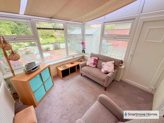 3 Bedroom Detached Bungalow For Sale In The Common, Crich, DE4