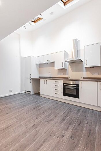 2 Bedroom Flat To Rent In Alma Grove, London, SE1