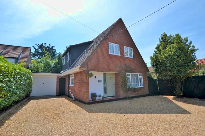 3 Bedroom Chalet To Rent In Lords Lane, Heacham, PE31