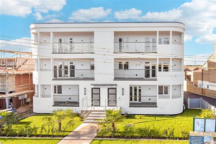 2 Bedroom Flat For Sale In The Parade, Greatstone, Kent, TN28