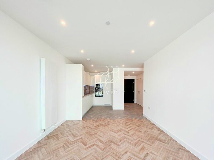 2 Bedroom Flat To Rent In Three Waters, Makers Yard, E3