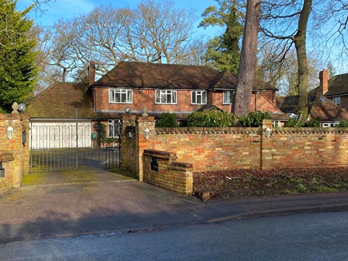 5 Bedroom Detached House For Sale In Templewood Lane, Farnham Common, Buckinghamshire, SL2