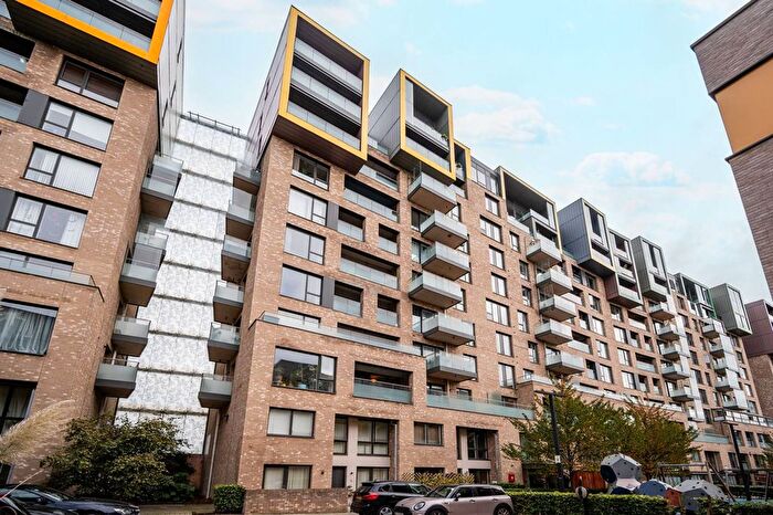 2 Bedroom Flat To Rent In Peartree Way, Greenwich Millennium Village, London, SE10